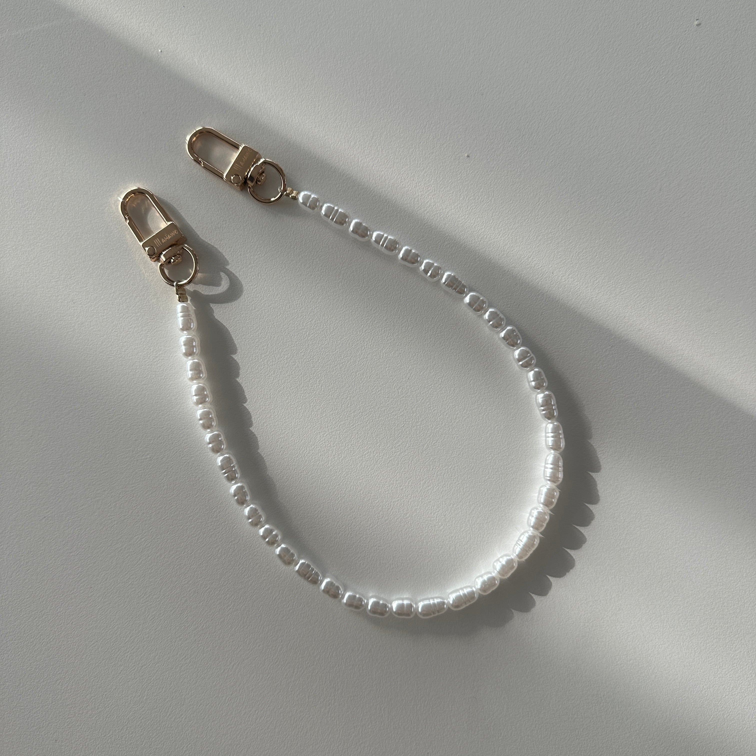 Short & Fine Pearl Strap